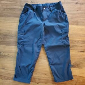 Duluth Trading Co Women's Dry On The Fly Capris Size 10